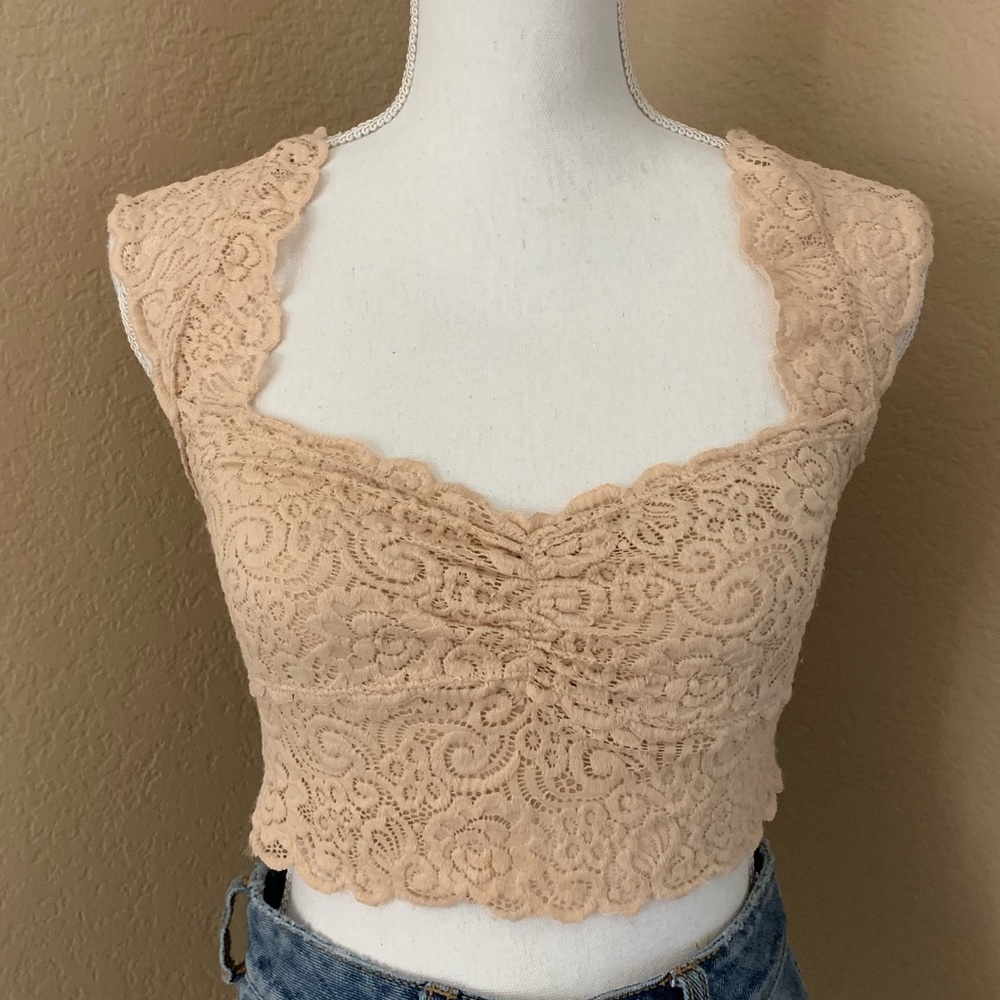 ❗️ 3/&12 ❗️Laced crop top